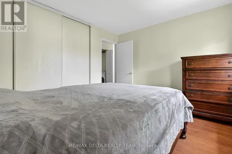 46 Birchfield Ave, Avenue Ottawa ON K2M 2N5