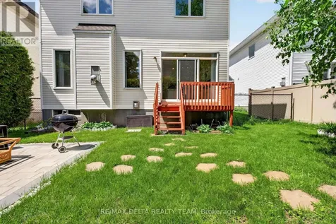 46 Birchfield Ave, Avenue Ottawa ON K2M 2N5