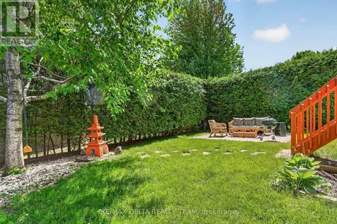 46 Birchfield Ave, Avenue Ottawa ON K2M 2N5