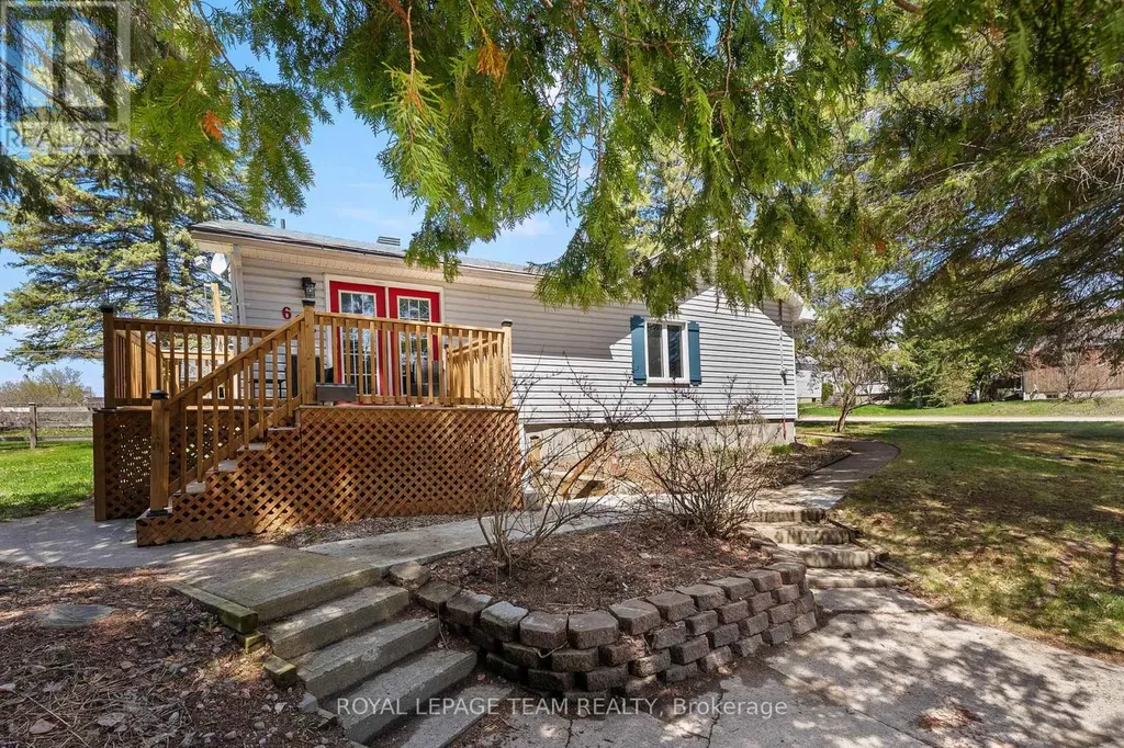 612 Karen Street Laurentian Valley ON K8A 4Y9