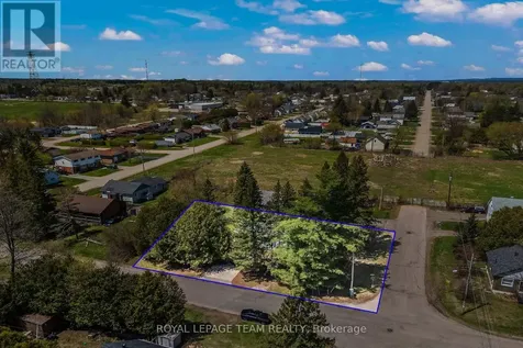 612 Karen Street Laurentian Valley ON K8A 4Y9