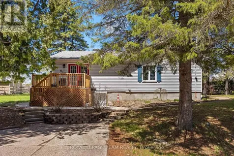 612 Karen Street Laurentian Valley ON K8A 4Y9