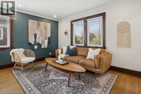 256 Bowman Street Waterloo ON N2J 1W5