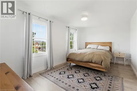 2935 Headon Forest Drive Burlington ON L7M 3Z7