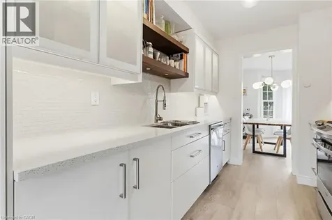 2935 Headon Forest Drive Burlington ON L7M 3Z7