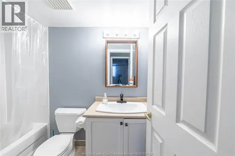 1323 Langlois Avenue Windsor ON N8X 4L8