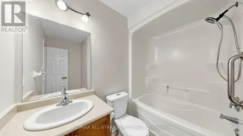 22 Geo Izatt Drive Uxbridge ON L9P 0A4