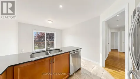 22 Geo Izatt Drive Uxbridge ON L9P 0A4