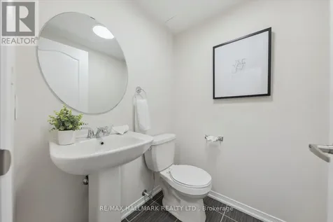 17 Valliere Drive Markham (berczy) ON L6C 0M7