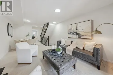 17 Valliere Drive Markham (berczy) ON L6C 0M7