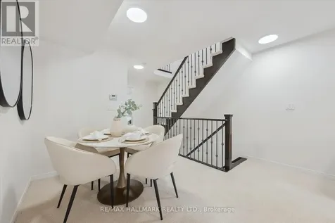 17 Valliere Drive Markham (berczy) ON L6C 0M7