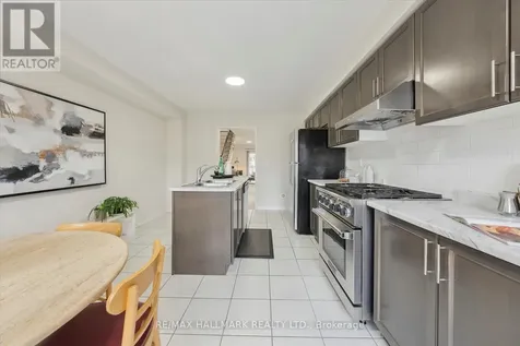 17 Valliere Drive Markham (berczy) ON L6C 0M7