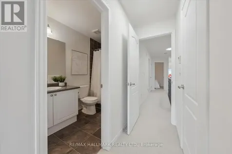 17 Valliere Drive Markham (berczy) ON L6C 0M7