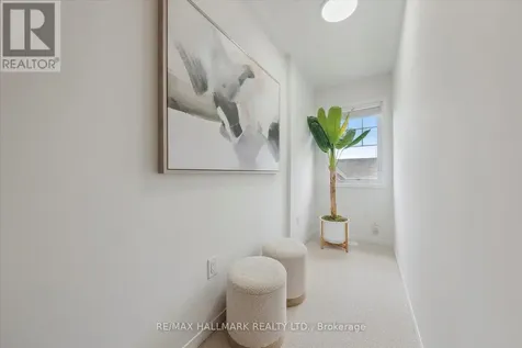 17 Valliere Drive Markham (berczy) ON L6C 0M7