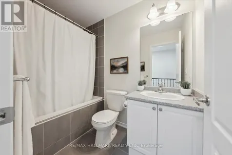 17 Valliere Drive Markham (berczy) ON L6C 0M7