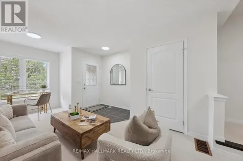 17 Valliere Drive Markham (berczy) ON L6C 0M7