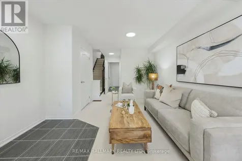 17 Valliere Drive Markham (berczy) ON L6C 0M7