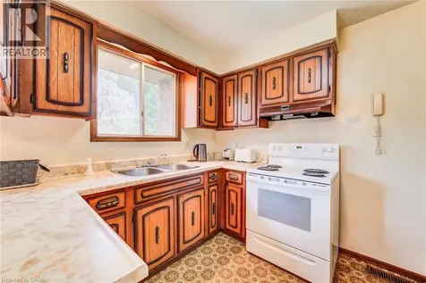 28 Wordsworth Place Kitchener ON N2B 3L1