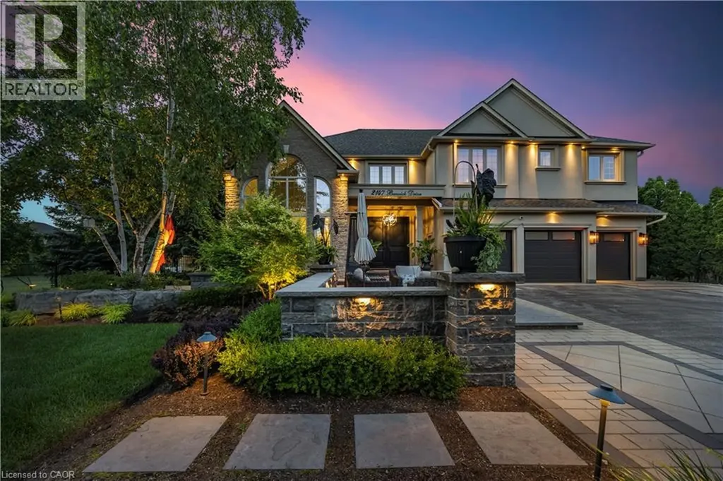 2147 Berwick Drive Burlington ON L7M 4B2
