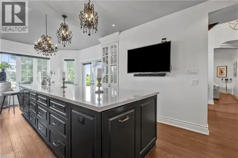 2147 Berwick Drive Burlington ON L7M 4B2