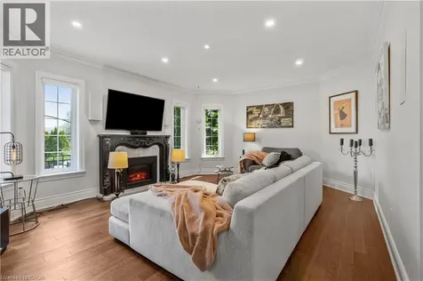 2147 Berwick Drive Burlington ON L7M 4B2