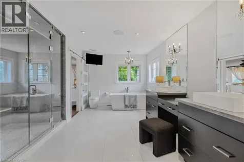 2147 Berwick Drive Burlington ON L7M 4B2