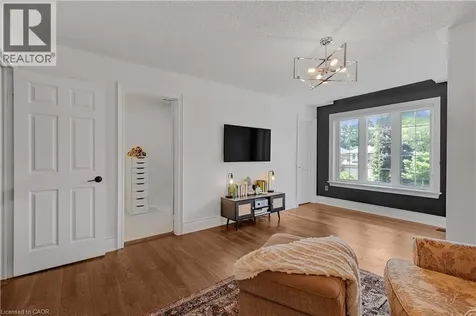 2147 Berwick Drive Burlington ON L7M 4B2