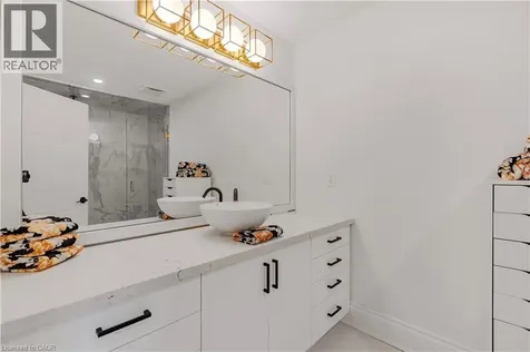 2147 Berwick Drive Burlington ON L7M 4B2
