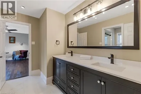 2147 Berwick Drive Burlington ON L7M 4B2
