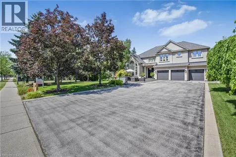 2147 Berwick Drive Burlington ON L7M 4B2