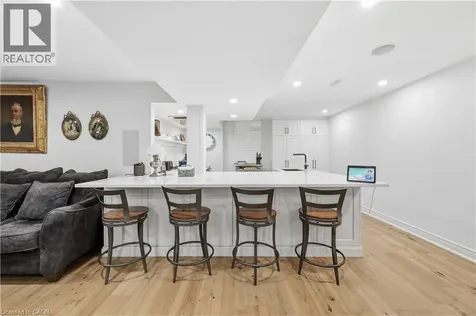 2147 Berwick Drive Burlington ON L7M 4B2