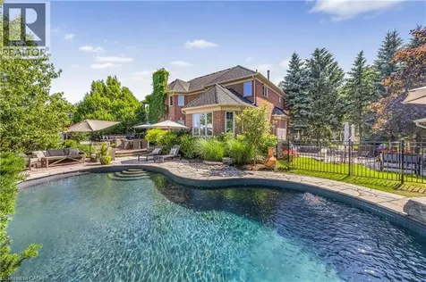 2147 Berwick Drive Burlington ON L7M 4B2