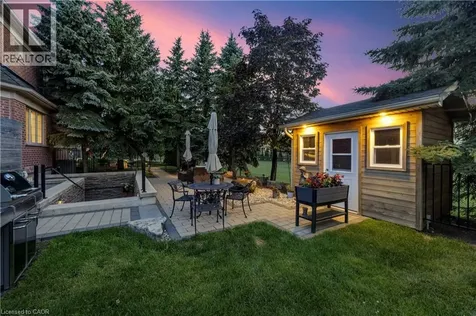 2147 Berwick Drive Burlington ON L7M 4B2