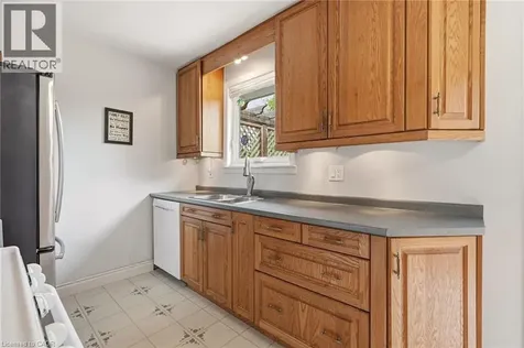731 Mullin Way Burlington ON L7L 4J8