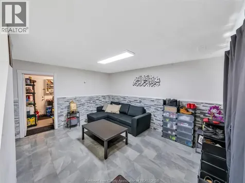 10670 Lambeth Road Windsor ON N8R 1C9