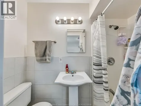 10670 Lambeth Road Windsor ON N8R 1C9