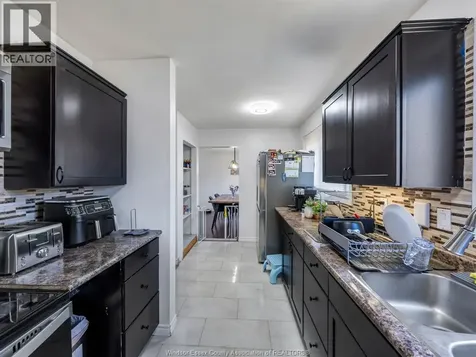 10670 Lambeth Road Windsor ON N8R 1C9