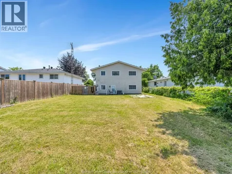 10670 Lambeth Road Windsor ON N8R 1C9