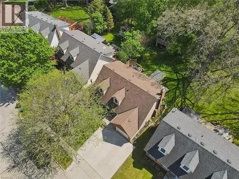 70 Peachtree Crescent Cambridge ON N1S 4W3