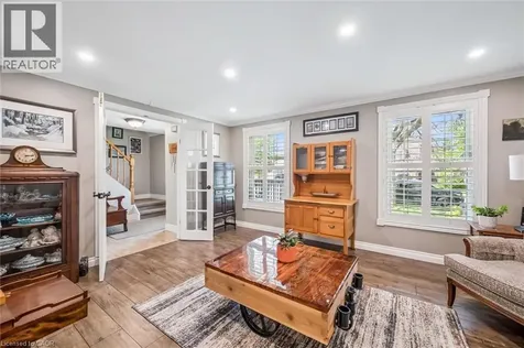 70 Peachtree Crescent Cambridge ON N1S 4W3