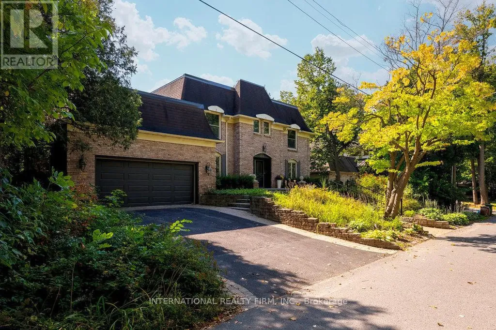 122 Willingdon Road Ottawa ON K1M 2G1