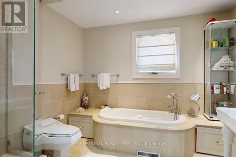 122 Willingdon Road Ottawa ON K1M 2G1