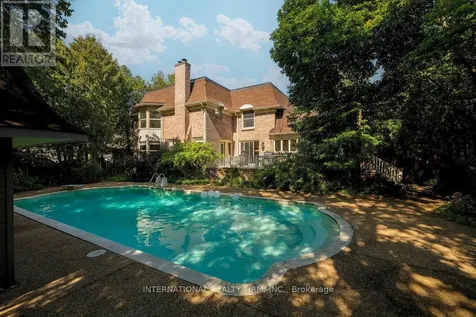 122 Willingdon Road Ottawa ON K1M 2G1