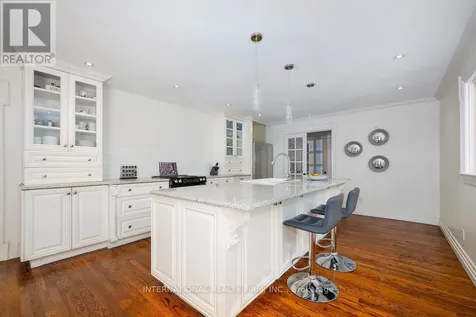 122 Willingdon Road Ottawa ON K1M 2G1