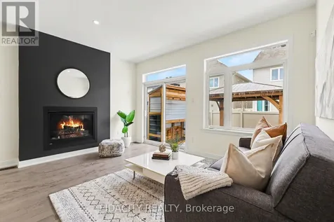 565 Bobolink Ridge Ottawa ON K2S 2P4
