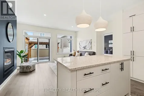 565 Bobolink Ridge Ottawa ON K2S 2P4