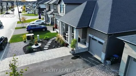 565 Bobolink Ridge Ottawa ON K2S 2P4