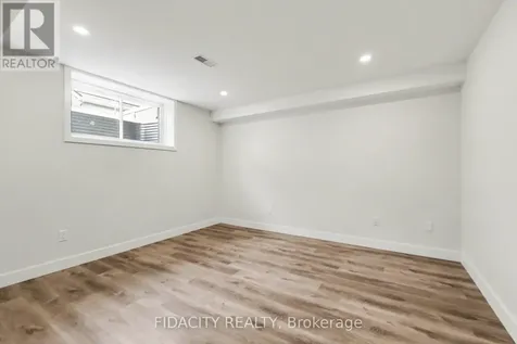 565 Bobolink Ridge Ottawa ON K2S 2P4