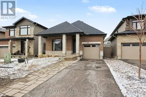 565 Bobolink Ridge Ottawa ON K2S 2P4