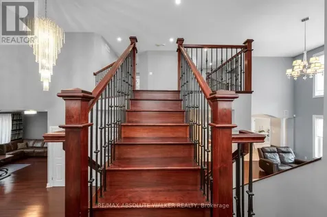 11 Tradewinds Drive Ottawa ON K2G 6Y4